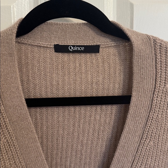 NWOT Quince cashmere cardigan size small. Oatmeal color. - Picture 2 of 4